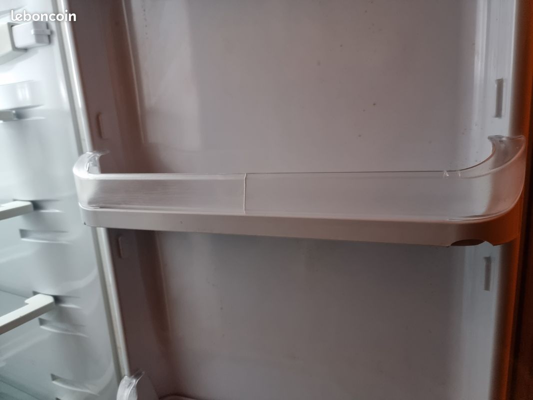 Réfrigérateur HOTPOINT BS 2321 EU - Encastrable 220L (image 5)