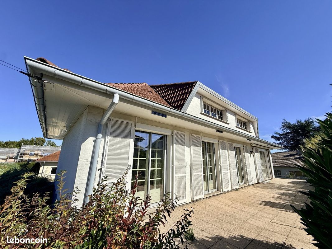 Maison 7 pièces 137 m² · à Bavilliers · 137 m² · 255 000 €