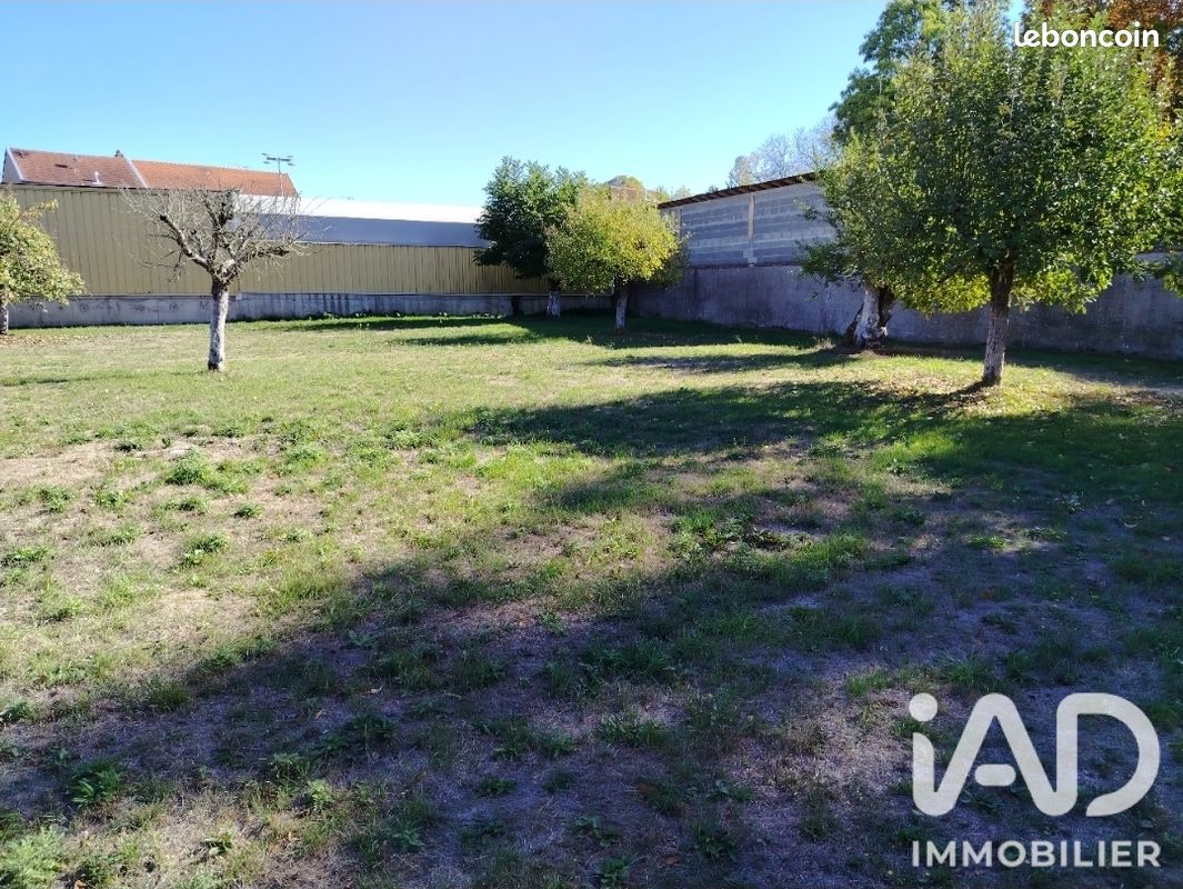 Terrain 2496 m² · à Bayon · 2 496 m² · 155 400 €