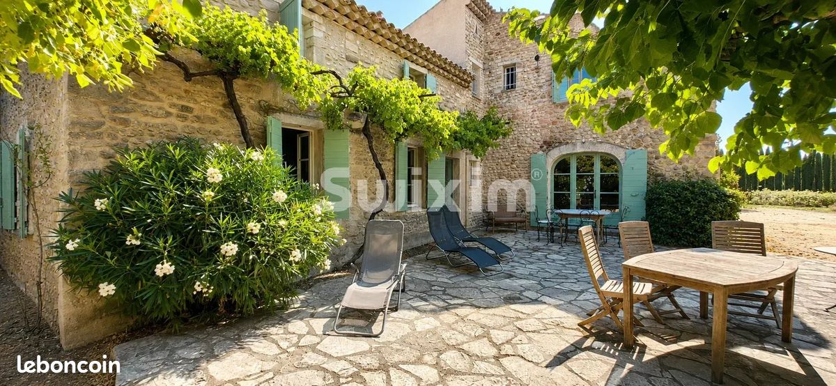 Maison 8 pièces 202 m² · à Grignan · 202 m² · 680 000 €