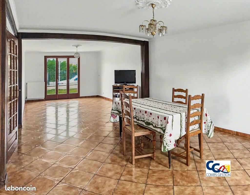Maison 6 pièces 141 m² · à Combs-la-Ville · 141 m² · 520 000 €