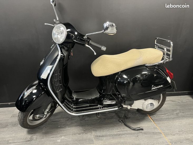 Piaggio VESPA GTS 250 IE Motos