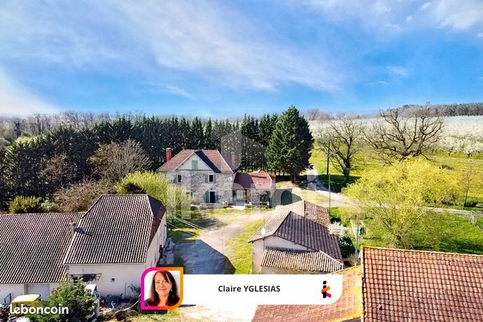 Maison 16 pièces 382 m²