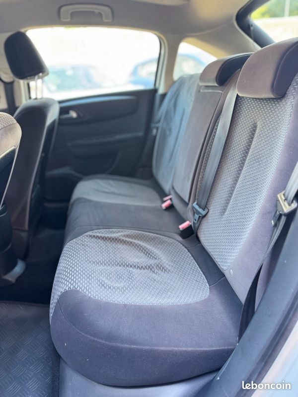 Citroën C4 1.6 HDi 109CH AMBIANCE (image 8)
