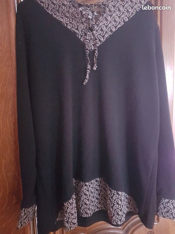 Vends belle tunique taille 46/48 Vêtements