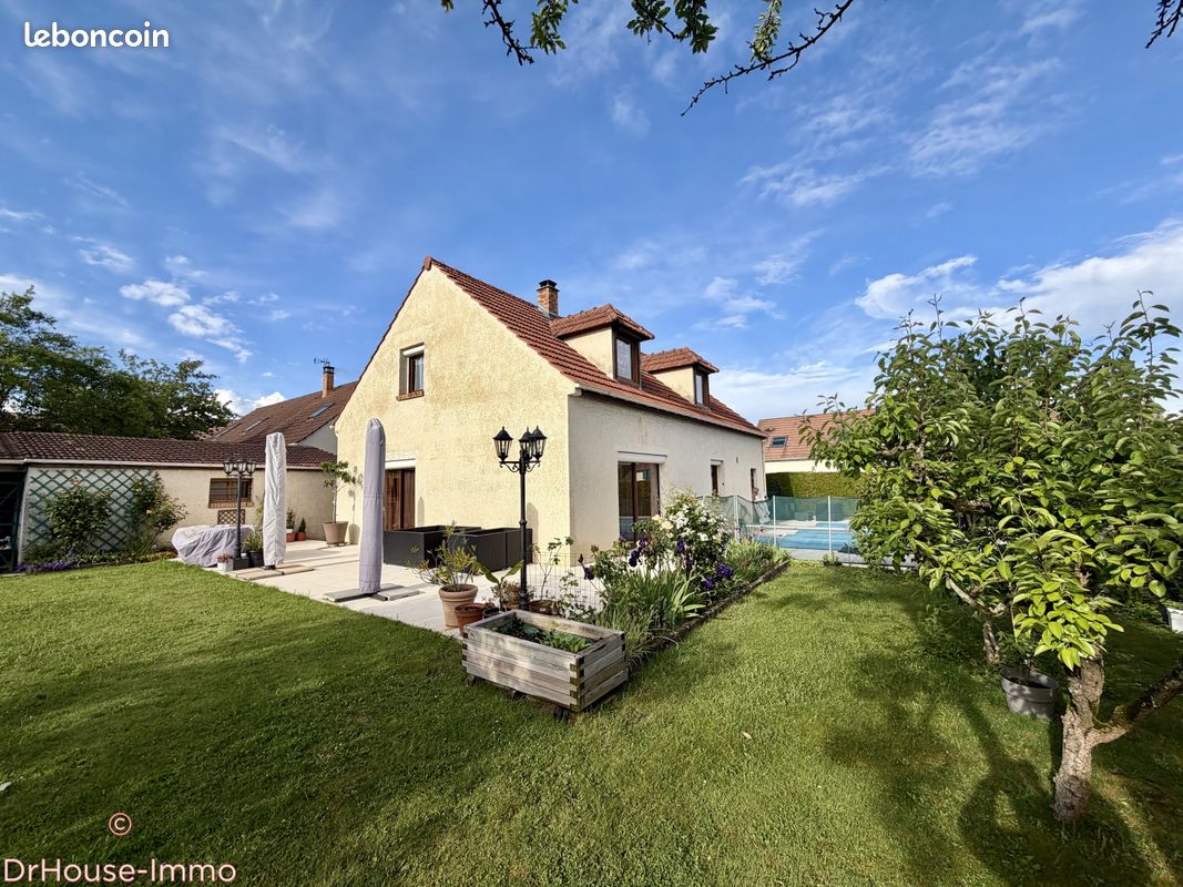 Maison 6 pièces 122 m² · à Montévrain · 122 m² · 549 000 €
