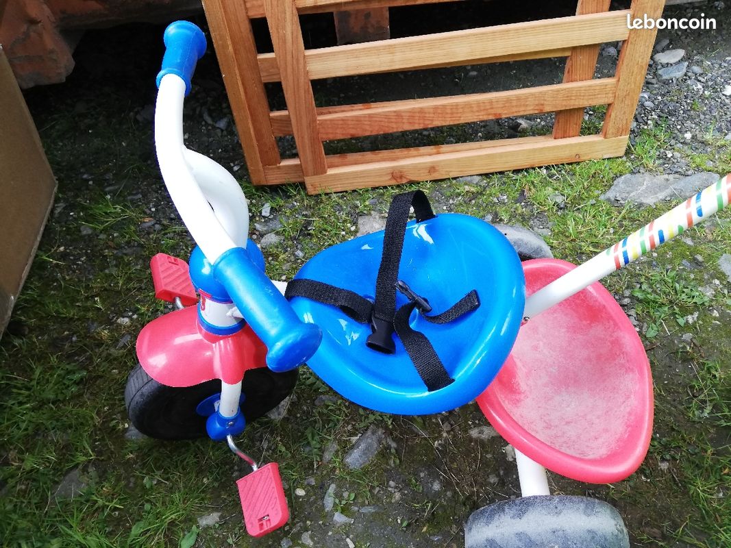 Tricycle (image 1)