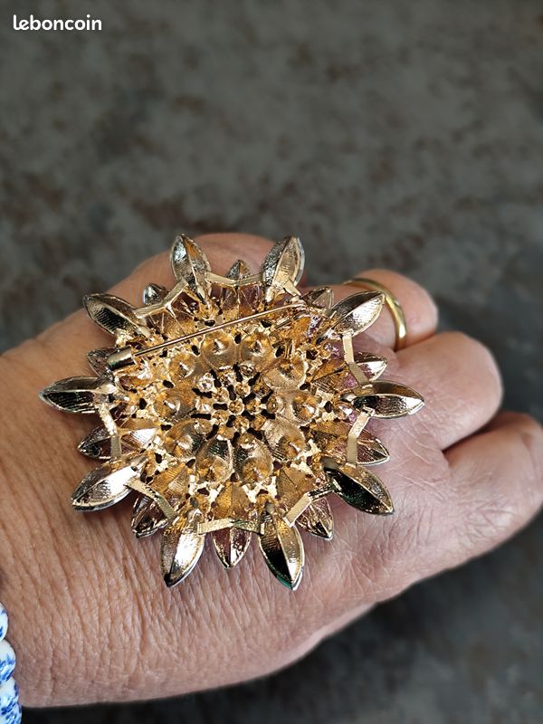 Bijou alliage doré broche créateur Oréna rosace émaillée no 3 brooch