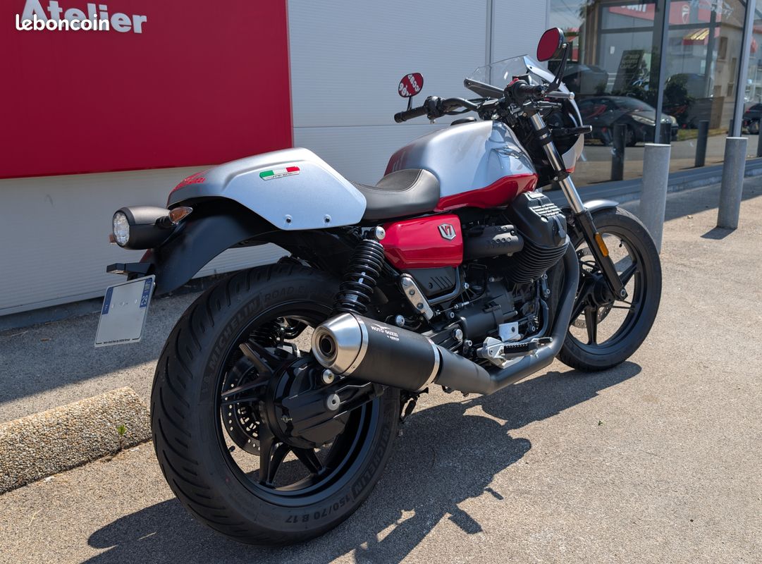 Moto Guzzy V7 STONE CORSA (image 3)