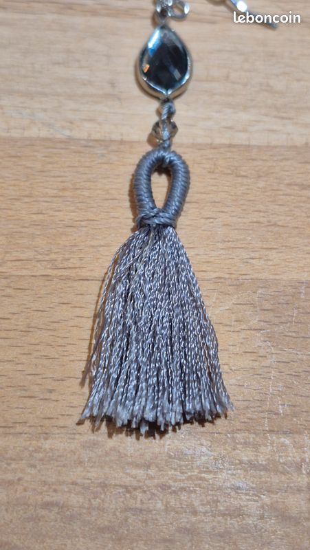 Boucles D'oreille Pompons Gris Et Doré - Collection CMLPB, Neuves Avec étiquettes