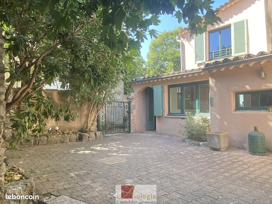 Maison 12 pièces 137 m² · à Saint-Bauzille-de-Putois · 137 m² · 295 000 €