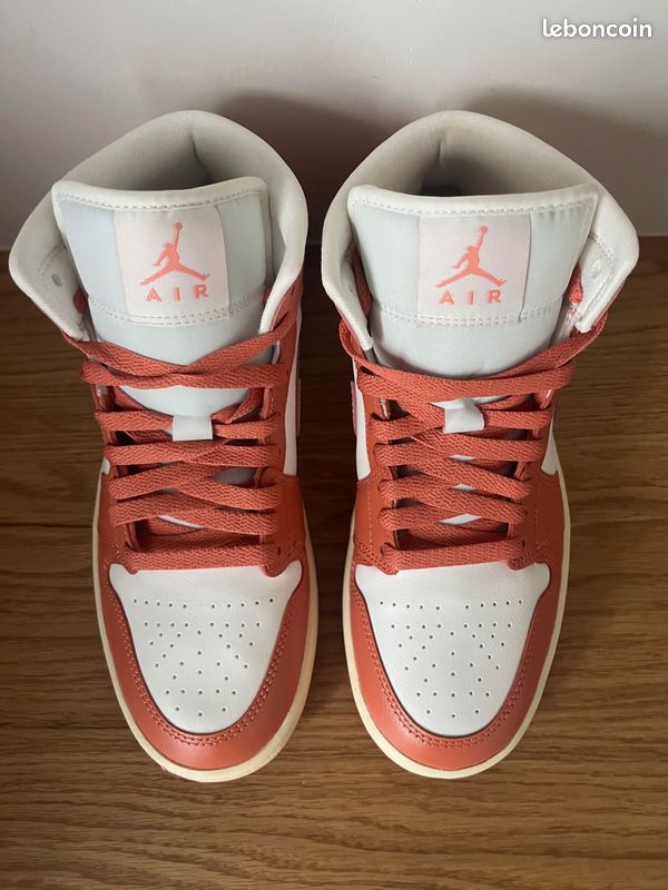 Baskets Streetwear Lifestyle WMNS Nike Air Jordan 1 Mid Madder Root Taille 7.5 38,5 Neuf (image 7)