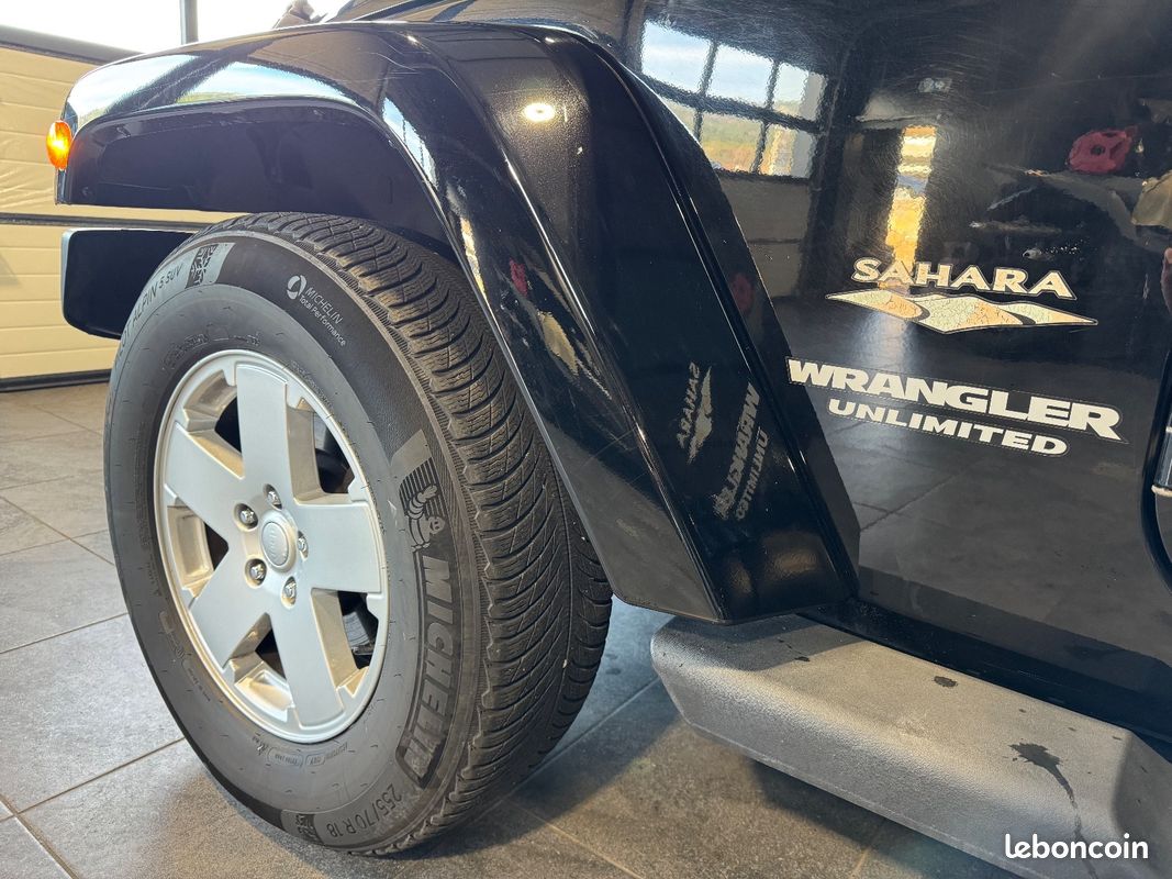 Jeep Wrangler UNLIMITED SAHARA 2,8L CRD 177Ch 4X4 5 PORTES (image 6)