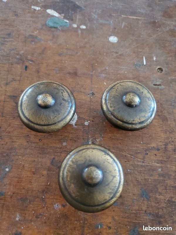 Lot de 3 boutons de meuble anciens en laiton massif – Ø 35 mm – Qualité lourde (image 1)