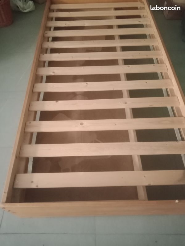 2 lits simples en bois (image 1)
