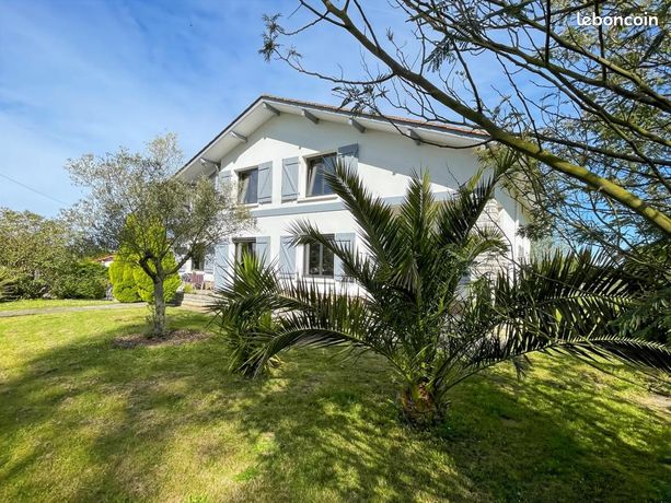 Maison 9 pièces 260 m²