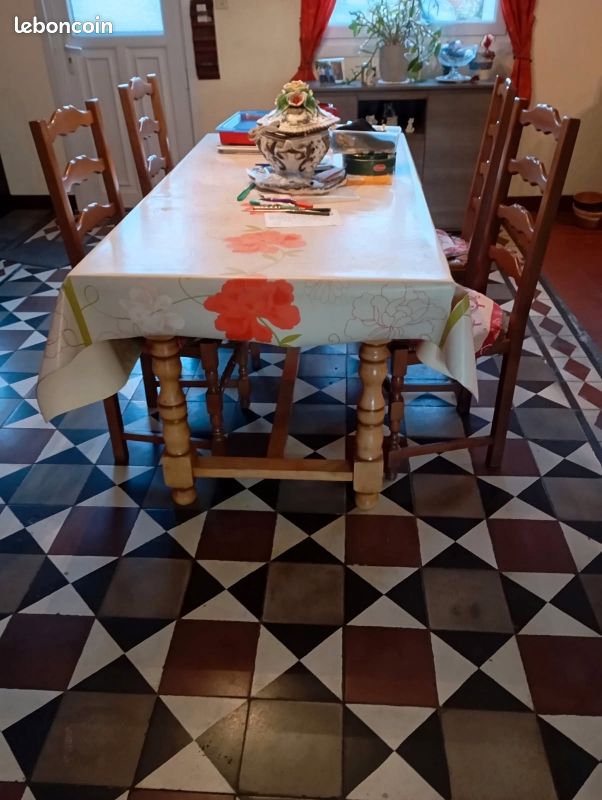 Table + 4 chaises (image 1)