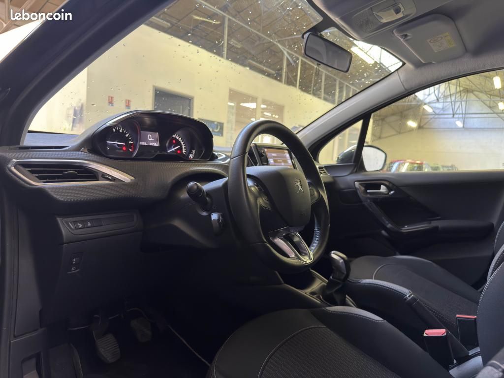 PEUGEOT 208 1.2l VTI 82ch Style 1ère Main Courroie de Distribution Faite Roue de Secours Capteur (image 25)