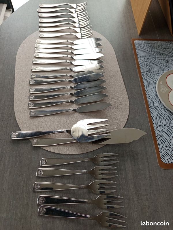 SERVICE À POISSON Finement Décoré en Métal Argenté Poinçon ? EUR 60,87
