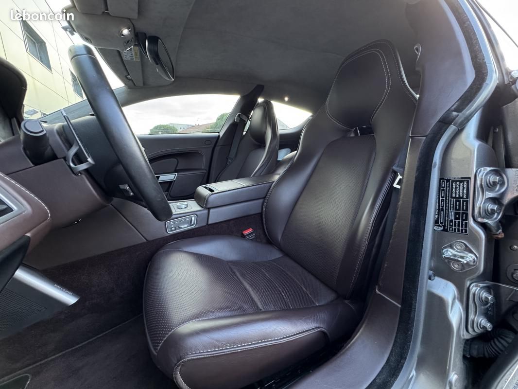 Aston Martin Rapide 6.0 V12 477 CH TOUCHTRONIC / SUIVI ASTON SUPERBE ÉTAT (image 8)