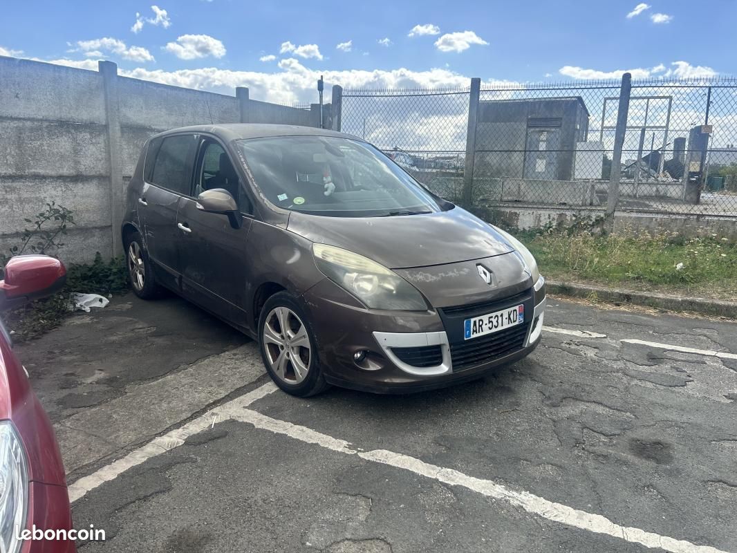 Renault Scénic III dCi 110 FAP eco2 Dynamique (image 1)