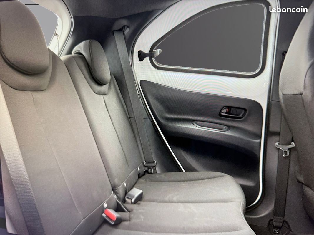 TOYOTA AYGO X Dynamic 72ch NEUVE - CarPlay - Caméra - Garantie Constructeur - Dès 280/mois (image 11)