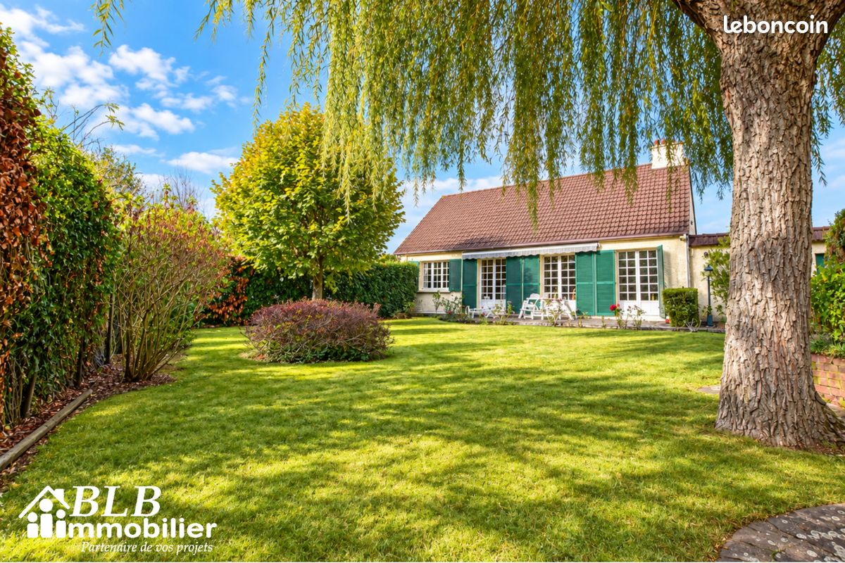 Maison 7 pièces 140 m² · aux Essarts-le-Roi · 140 m² · 403 000 €