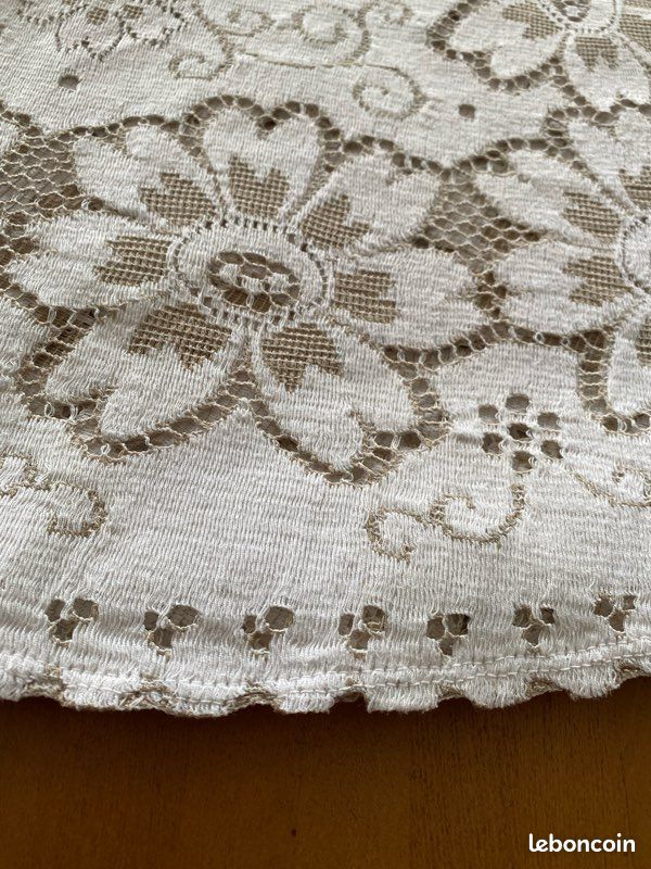 Nappe Ronde En Dentelle Blanche - 176cm De Diamètre - Style Vintage