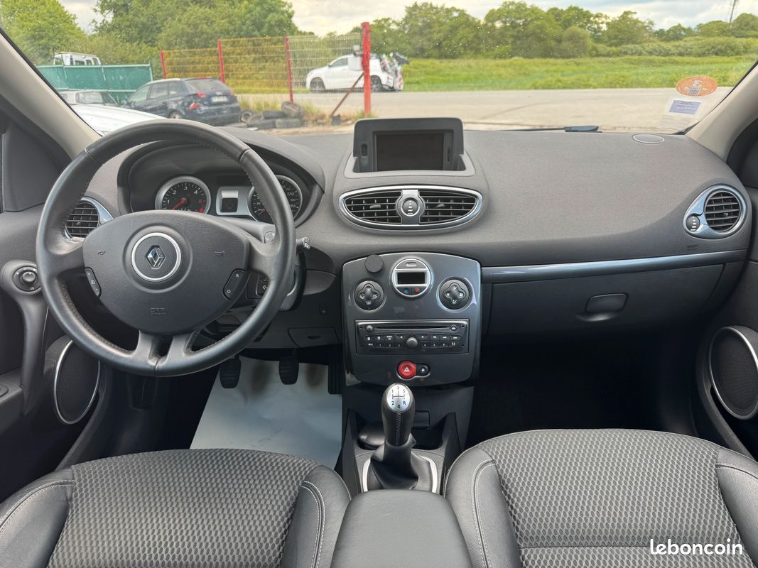 Renault clio iii ph2 1.5 dci 85 exception tomtom gris (image 8)