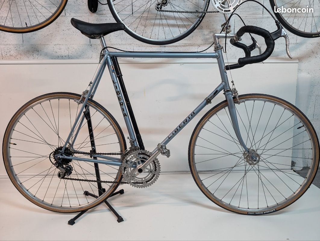 Vélo Route Type De Velo Vélo De Route Carbone Origine