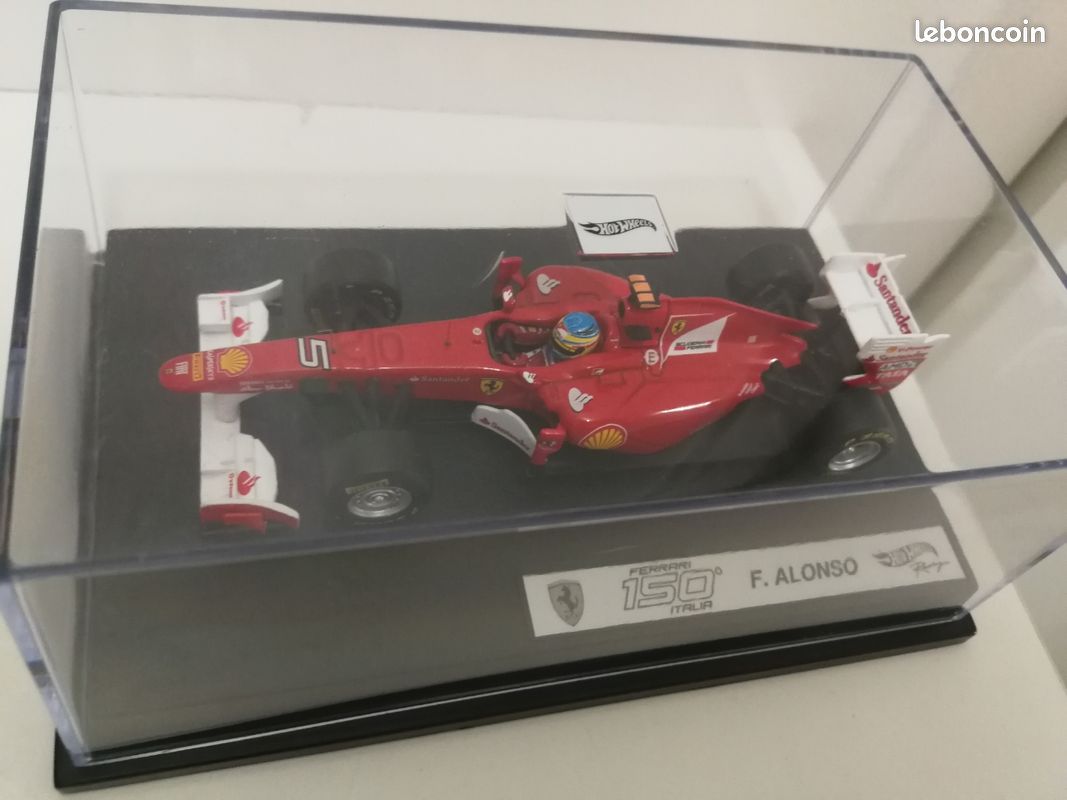 Alonso 2011 Ferrari 150 hot wheels 1/43 F1 Miniature Formule 1 (image 4)