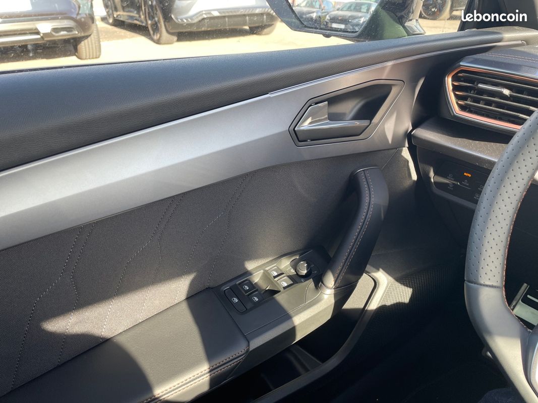 CUPRA Leon 1.5 eTSI Hybrid 150 ch DSG7 V (image 19)