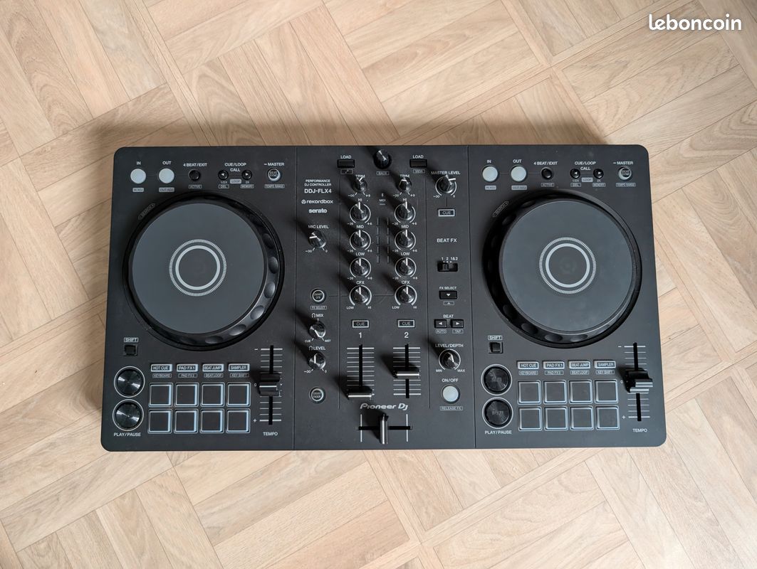 Pioneer DDJ-FLX4 (image 1)