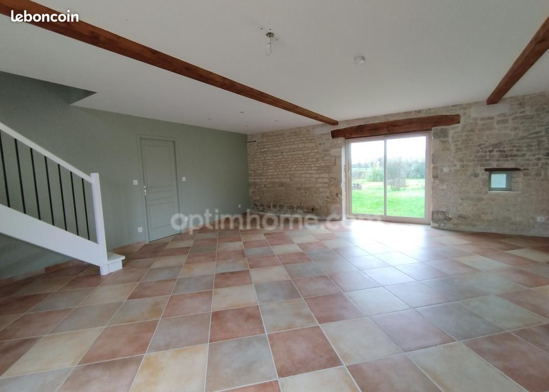 Maison 5 pièces 195 m² · à Ranville-Breuillaud · 195 m² · 220 000 €