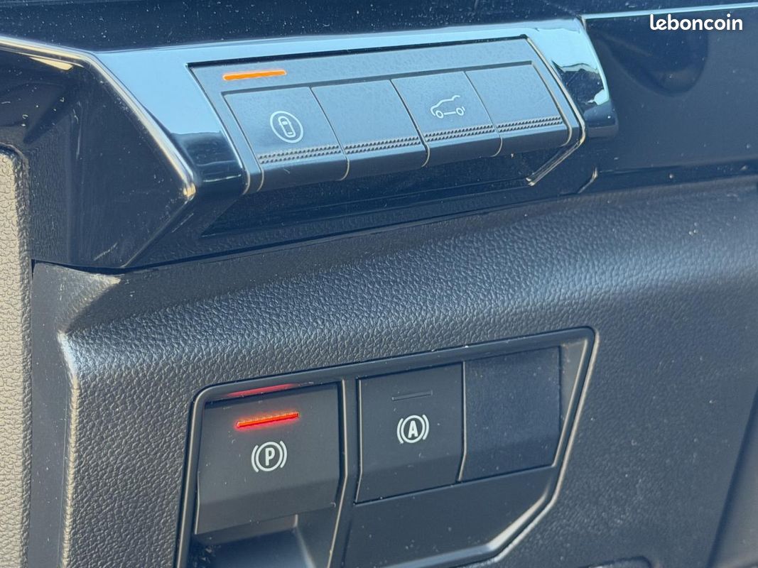 RENAULT AUSTRAL 1.2 E-Tech Hybride 200ch multi-modes Iconic / Apple Carplay / Faible kilométrage (image 12)