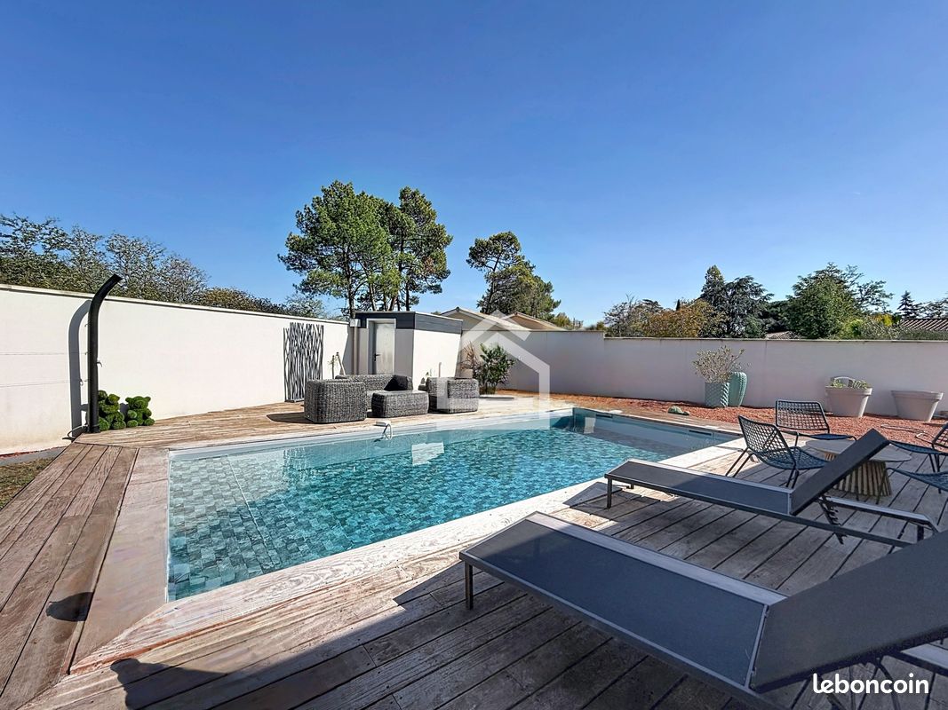 Maison 6 pièces 228 m² · à Izon · 228 m² · 550 000 €
