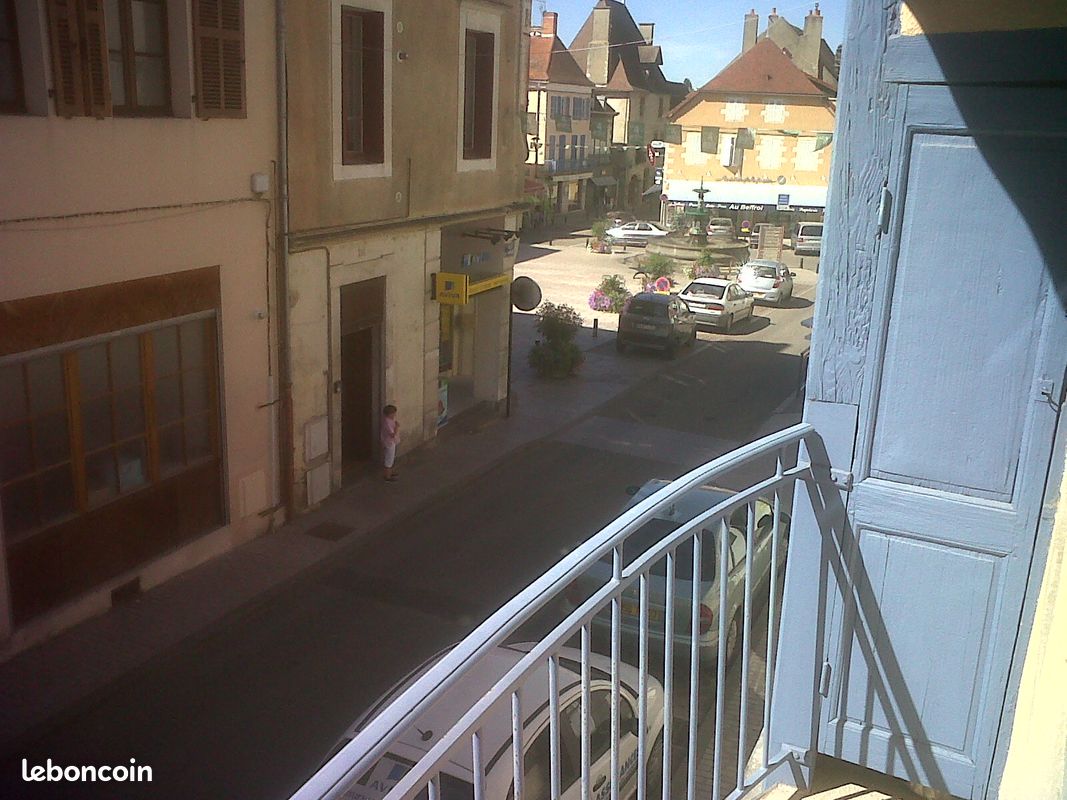 Appartement 3 pièces 80 m² · à Saint-Pourçain-sur-Sioule · 80 m² · 570 €