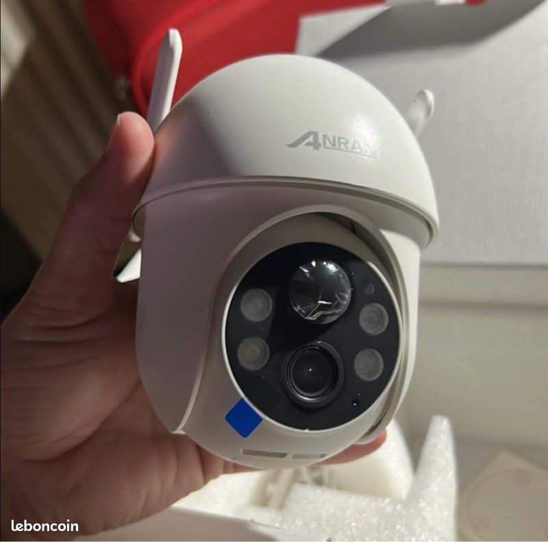 1080P Caméra de surveillance extérieure sans fil PTZ rechargeable à batterie solaire WiFi CCTV - Chine Caméra CCTV, caméra solaire