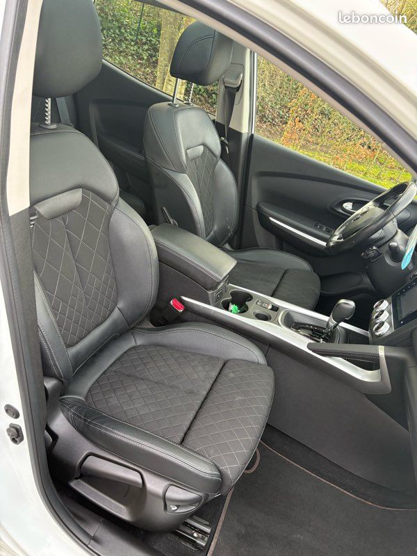 Kadjar / Diesel / Boite Automatique / Faible Kilométrage / Toutes Options / Garantie (image 5)