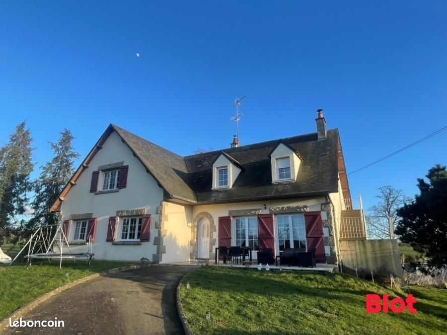 Maison 8 pièces 237 m² · à La Chapelle-Fleurigné · 237 m² · 364 000 €