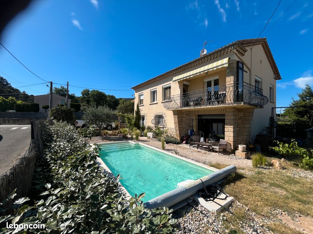 Maison 6 pièces 150 m² · à Laudun-l'Ardoise · 150 m² · 349 800 €
