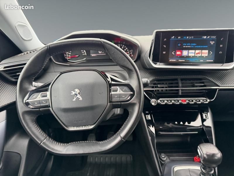 Peugeot 2008 1.2 PureTech 130ch S&S Allure (image 11)