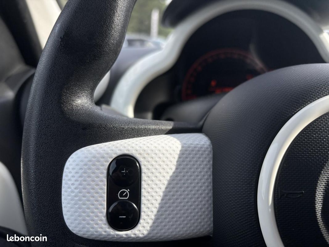 RENAULT TWINGO 1.0 Sce - 75 III BERLINE Zen PHASE 2 (image 18)