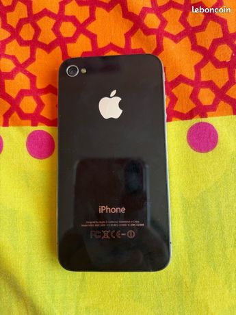 Smartphone IPhone 4 16Go Noir (A1332) + Station D'Accueil - Débloqué, IOS 7 - Occasion