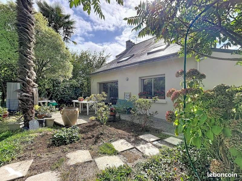 Maison 8 pièces 128 m² · à Dinéault · 128 m² · 161 250 €