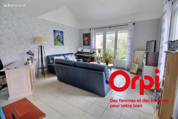 https://img.leboncoin.fr/api/v1/lbcpb1/images/ae/b3/92/aeb39285fd2f0d929f84ae11394c74b697694bf9.jpg?rule=ad-image