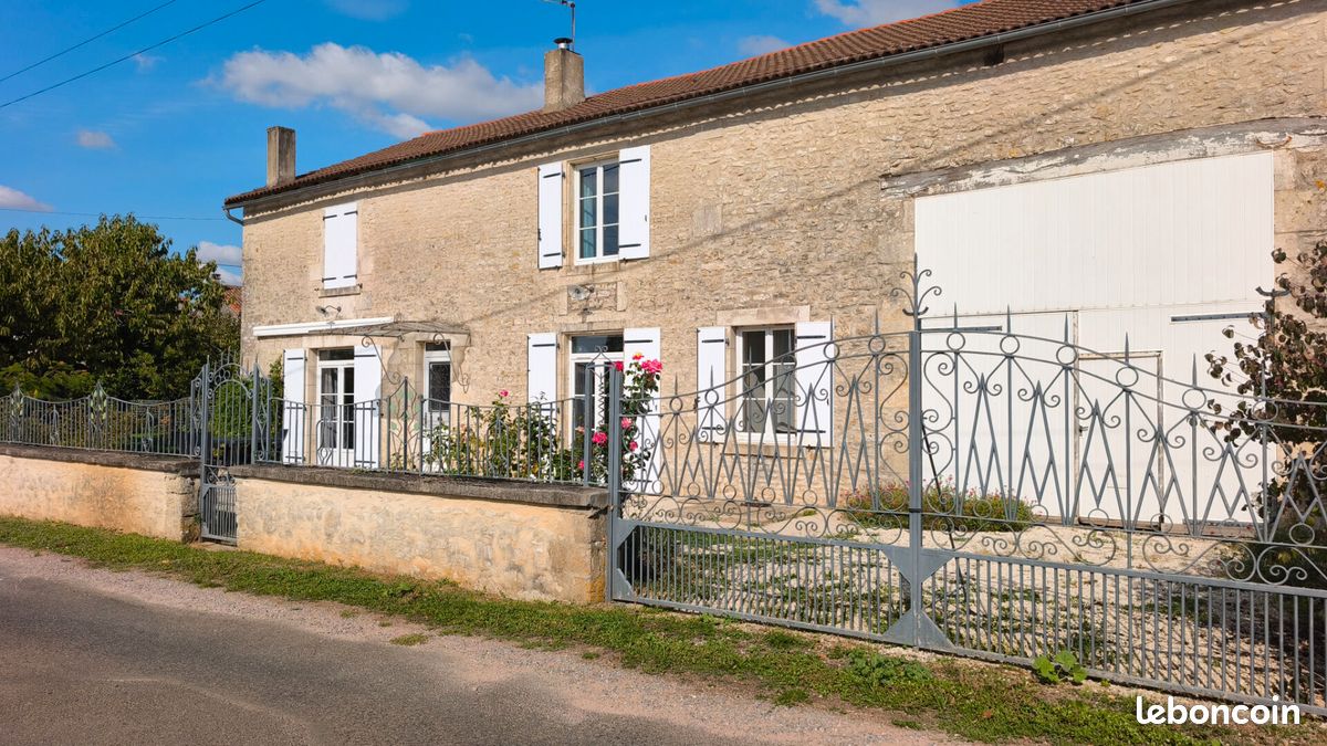 Maison 7 pièces 180 m² · à Voulême · 180 m² · 171 000 €