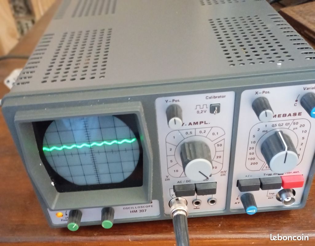 Oscilloscope (image 2)