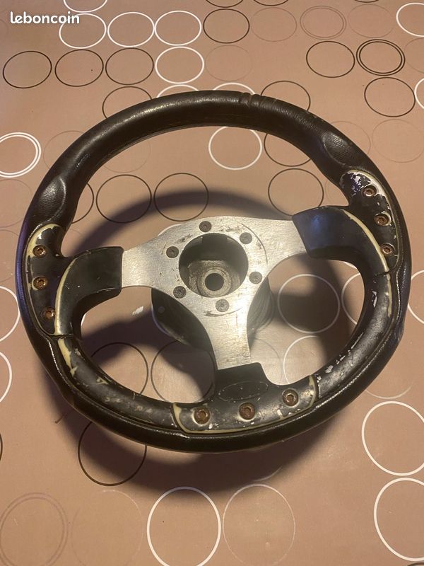 Volant sport (image 1)
