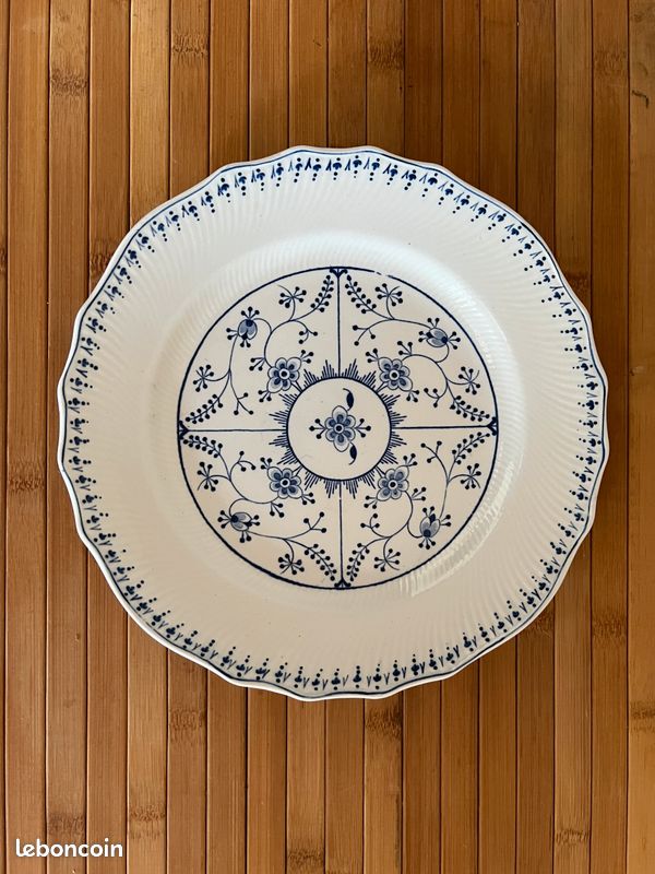 Assiette en Faïence bleu et blanc (image 1)
